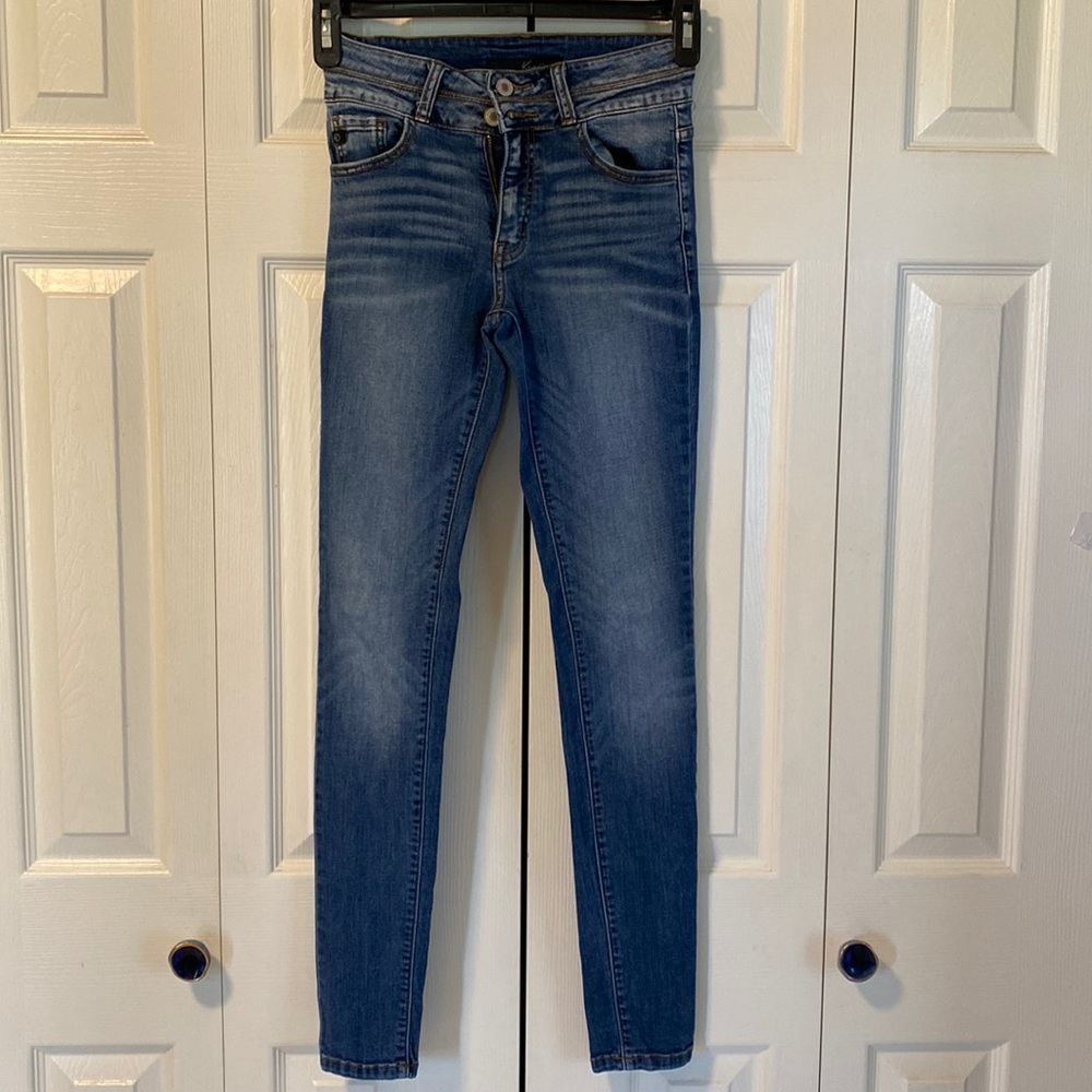 Kancan jeans SZ 24 skinny with double button